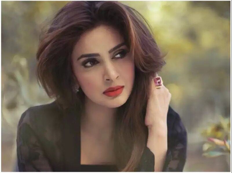पाकिस्तानी अभिनेत्री सबा कमर बोल्ड फोटो ने इंटरनेट पर मचाया तहलका