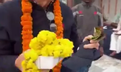 अनुपम खेर पहुंचे बाबा विश्वनाथ और संकट मोचक के दरबार में