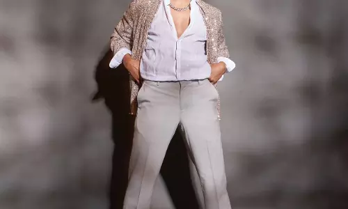 अपारशक्ति खुराना ने सावी काहलों के हिट ट्रैक आपा फिर मिलांगे का अपना वर्जन रिलीज किया