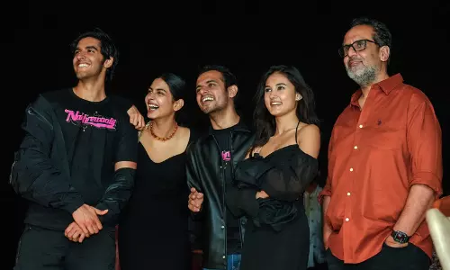 आनंद एल राय ने नए टैलेंट्स अंश और प्रगति के साथ नखरेवाली की कास्ट और क्रू के लिए होस्ट की रैप-अप पार्टी!