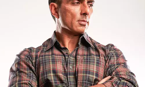 सोनू सूद को फॉलोअर से मिला डीपफेक वीडियो; फैंस से साइबर क्रिमिनल्स से सावधान रहने का आग्रह!