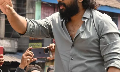 पुष्पा 2, फैंस के प्यार से अभिभूत हुए अल्लू अर्जुन, विशाखापत्तनम में हुआ भव्य स्वागत