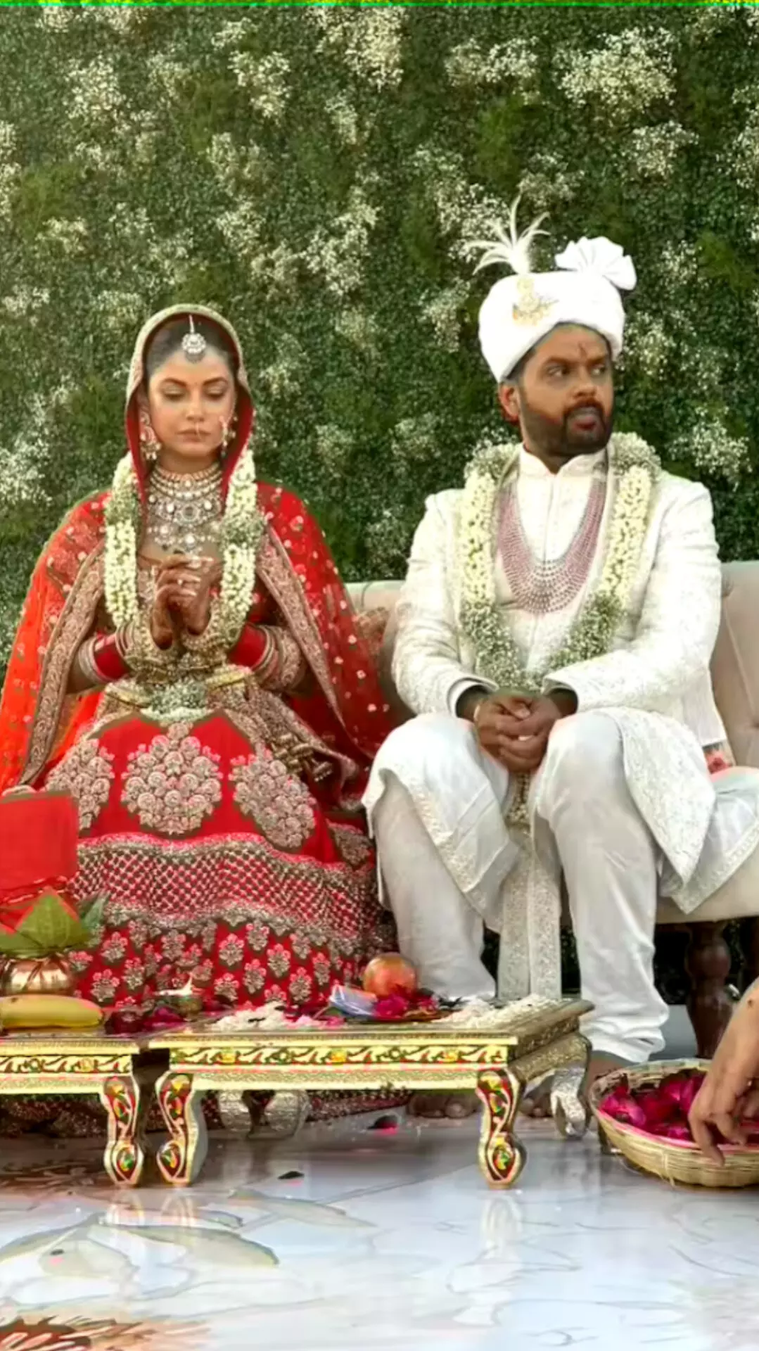 मीरा चोपड़ा ने रक्षित केजरीवाल संग शादी रचाई, सोशल मीडिया पर तस्वीरें वायरल मीरा चोपड़ा ने रक्षित केजरीवाल संग शादी रचाई, सोशल मीडिया पर तस्वीरें वायरल