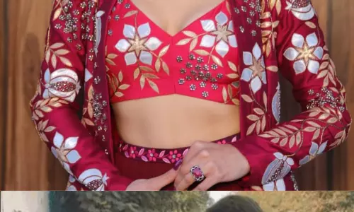 सारा अली खान ने सड़कों पर जरूरतमंदों को बांटा खाना