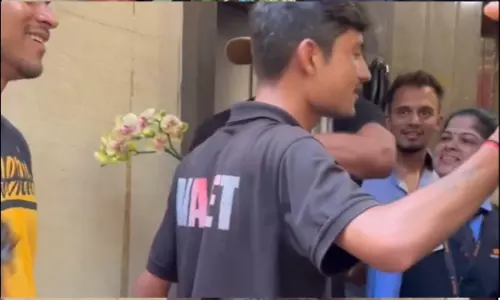 जैकी श्रॉफ ने मजाक में फैन को मारा थप्पड़, वीडियो वायरल होने पर भड़के यूजर्स