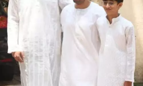 आमिर खान ने बेटों के साथ मनाई ईद, सोशल मीडिया पर वायरल हुई तस्वीरें और वीडियो