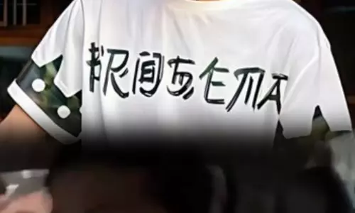 दिल्ली में मुनव्वर के फैन ने किया अनुराग डोभाल पर हमला, डरा हुआ दिखा यूके07 राइडर