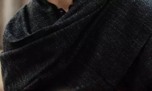 दिलजीत दोसांझ को गले लगाकर भावुक हुईं अमर सिंह चमकीला की पत्नी, वीडियो वायरल