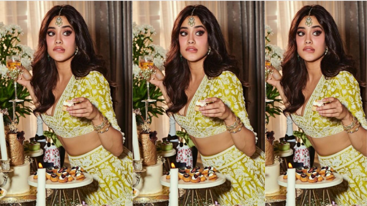 Janhvi Kapoor Look: लहंगे में कातिलाना लग रही हैं Janhvi Kapoor, लुक देखकर फैंस के होश उड़ गए Janhvi Kapoor Look: लहंगे में कातिलाना लग रही हैं Janhvi Kapoor, लुक देखकर फैंस के होश उड़ गए
