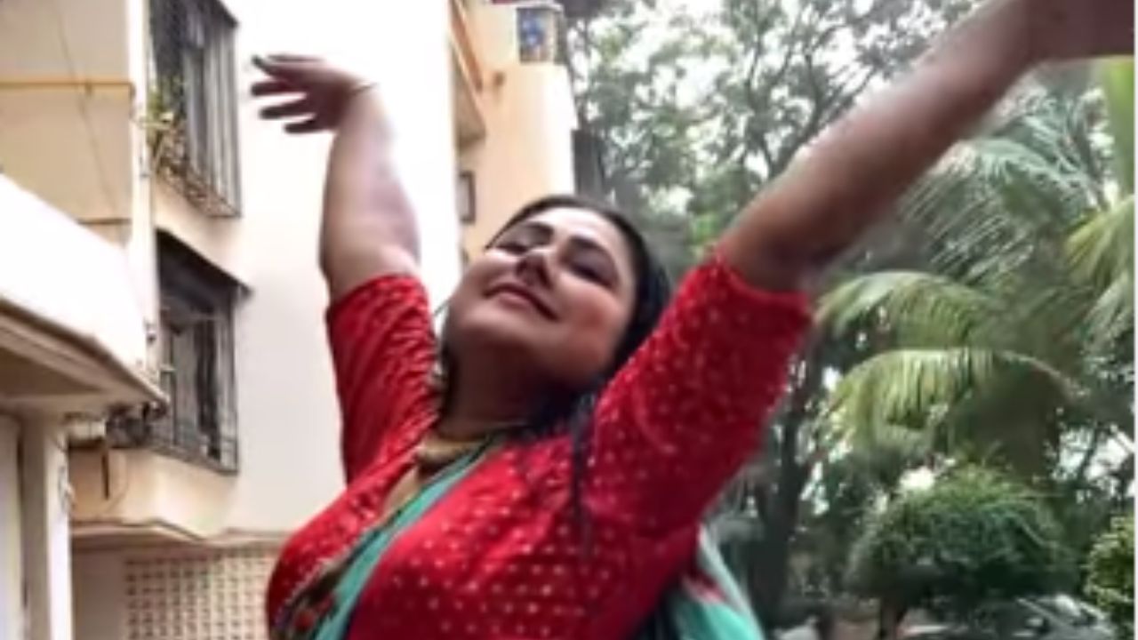 Priyanka Pandit Video: बारिश में नहाती हैं Priyanka Pandit , लुक से नजर हटाना मुश्किल Priyanka Pandit Video: बारिश में नहाती हैं Priyanka Pandit , लुक से नजर हटाना मुश्किल