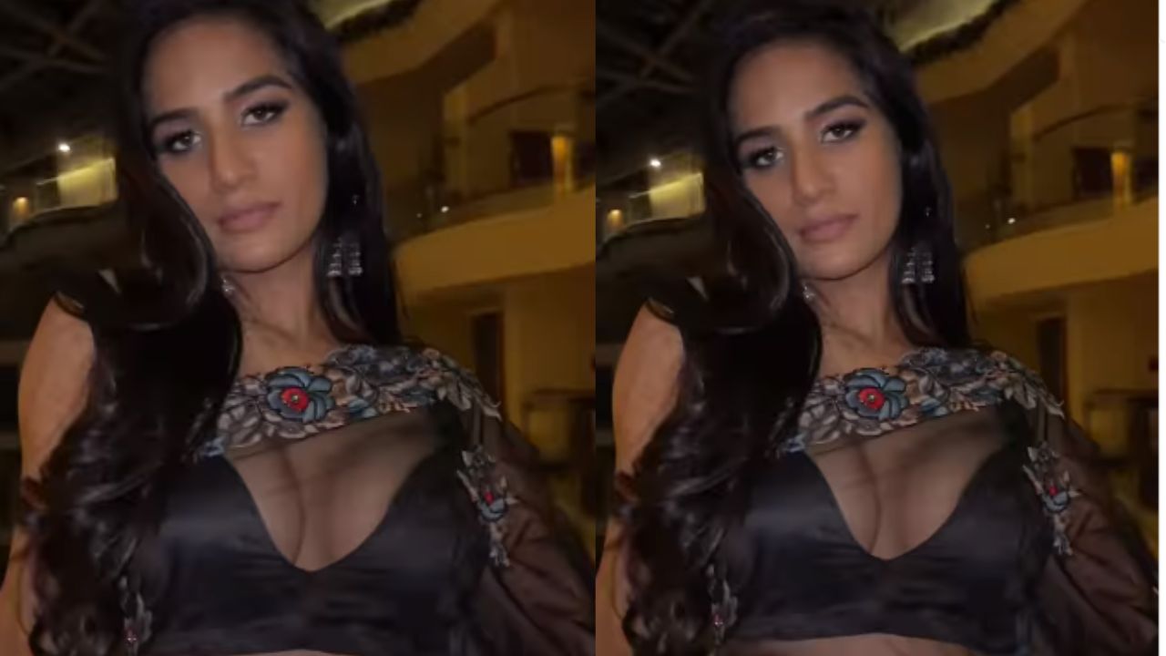 हॉट ट्रांसपेरेंट साड़ी में नजर आईं Poonam Pandey, एक्ट्रेस की बोल्डनेस से हैरान है फैंस हॉट ट्रांसपेरेंट साड़ी में नजर आईं Poonam Pandey, एक्ट्रेस की बोल्डनेस से हैरान है फैंस