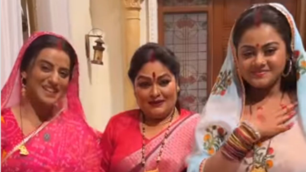 Chhath Puja 2022 के मौके पर भोजपुरी एक्ट्रेस Amrapali Dubey और Akshara Singh ने दी खूबसूरत अंदाज में बधाई, शेयर किया खास वीडियो Chhath Puja 2022 के मौके पर भोजपुरी एक्ट्रेस Amrapali Dubey और Akshara Singh ने दी खूबसूरत अंदाज में बधाई, शेयर किया खास वीडियो