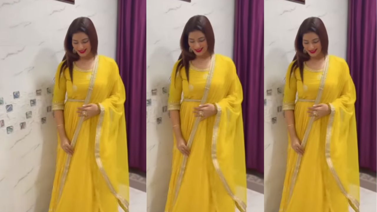 भोजपुरी एक्ट्रेस Poonam Dubey ने कैमरे के सामने किया किलर पोज, देखें वीडियो भोजपुरी एक्ट्रेस Poonam Dubey ने कैमरे के सामने किया किलर पोज, देखें वीडियो