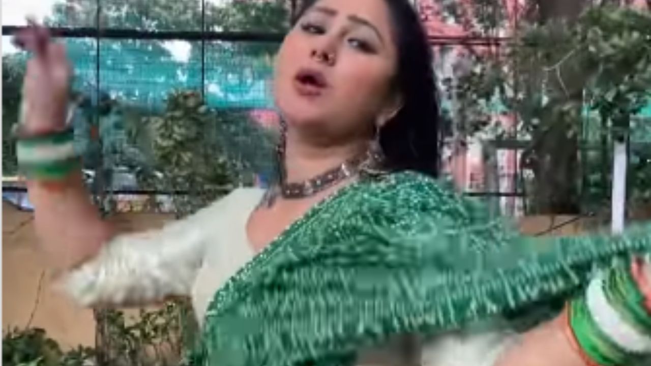 Priyanka Pandit Video: Priyanka Pandit कमर मटका हैं बलम और फिर करती हैं ये मांग Priyanka Pandit Video: Priyanka Pandit कमर मटका हैं बलम और फिर करती हैं ये मांग