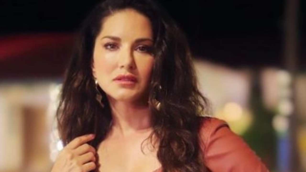 Sunny Leone Cheating Case: Sunny Leone को केरल उच्च न्यायालय से मिली बड़ी राहत Sunny Leone Cheating Case: Sunny Leone को केरल उच्च न्यायालय से मिली बड़ी राहत