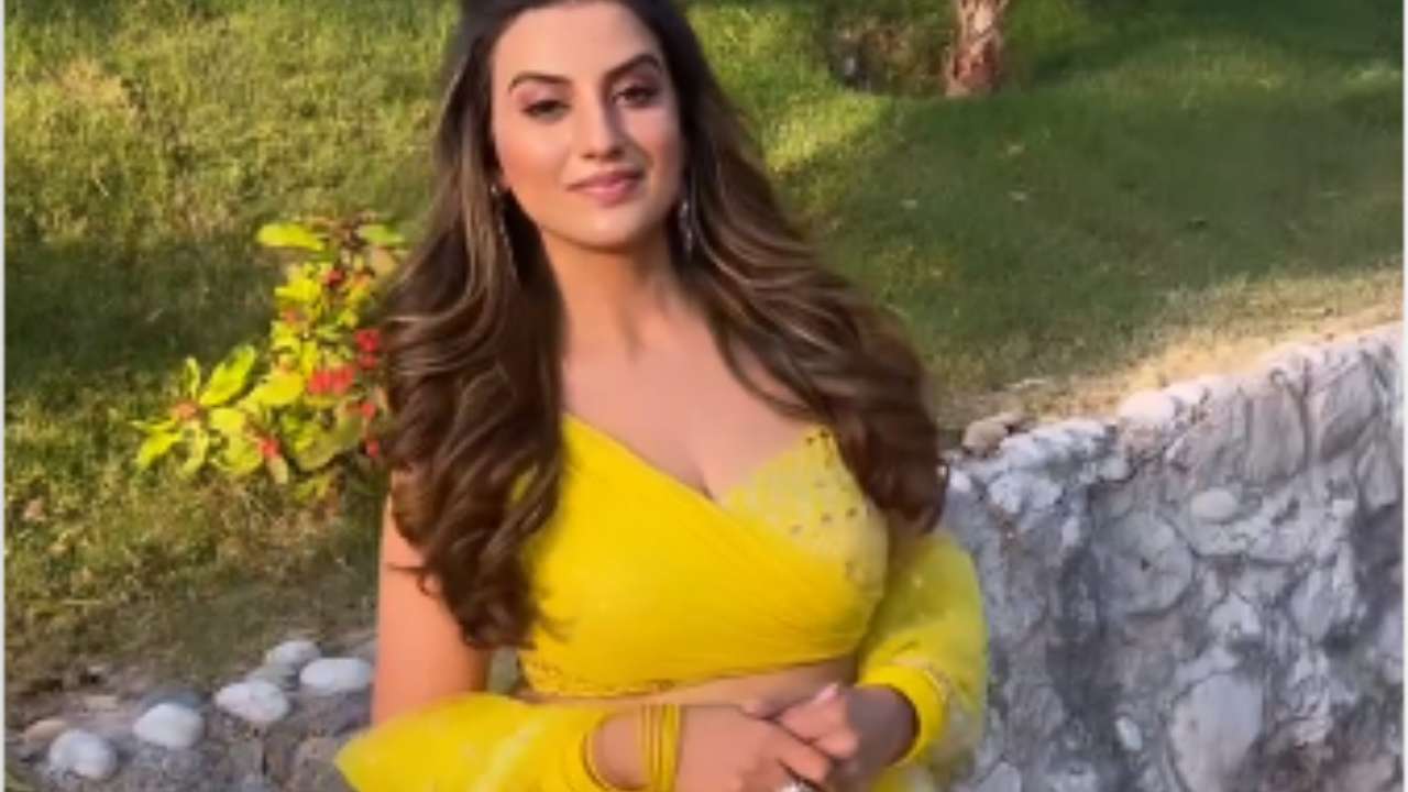 Viral video: लहंगा पहने Akshara Singh का अंदाज बिगलिया गिरा रहा है- कमाल Viral video: लहंगा पहने Akshara Singh का अंदाज बिगलिया गिरा रहा है- कमाल