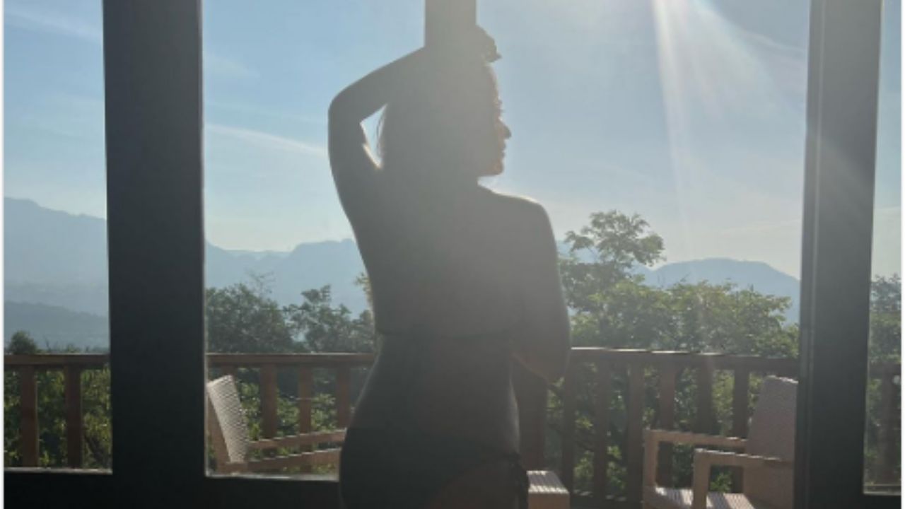 Monalisa bikini photo: भोजपुरी स्टार Monalisa ने सुबह-सुबह मचाया तहलका! हॉट बिकिनी पहने एक्ट्रेस Monalisa bikini photo: भोजपुरी स्टार Monalisa ने सुबह-सुबह मचाया तहलका! हॉट बिकिनी पहने एक्ट्रेस