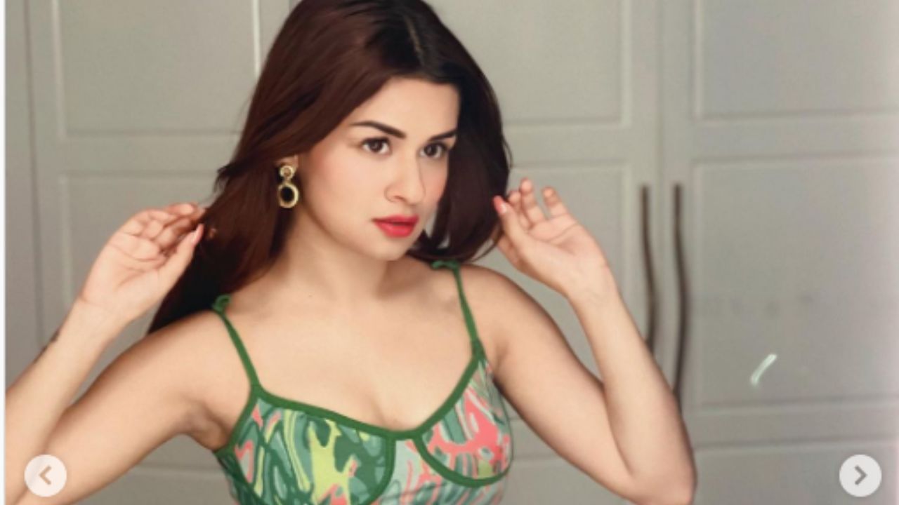 Avneet Kaur Hot Photos: टीवी एक्ट्रेस Avneet Kaur ने सेक्सी आउटफिट में दिखाया स्टाइलिश अवतार, वायरल हो रही तस्वीरें Avneet Kaur Hot Photos: टीवी एक्ट्रेस Avneet Kaur ने सेक्सी आउटफिट में दिखाया स्टाइलिश अवतार, वायरल हो रही तस्वीरें