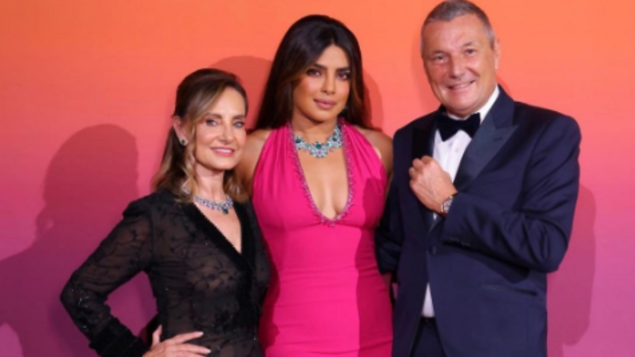 Priyanka Chopra: Priyanka Chopra की स्टनिंग पिक्स देखकर बेकाबू हुए पति निक जोनास Priyanka Chopra: Priyanka Chopra की स्टनिंग पिक्स देखकर बेकाबू हुए पति निक जोनास