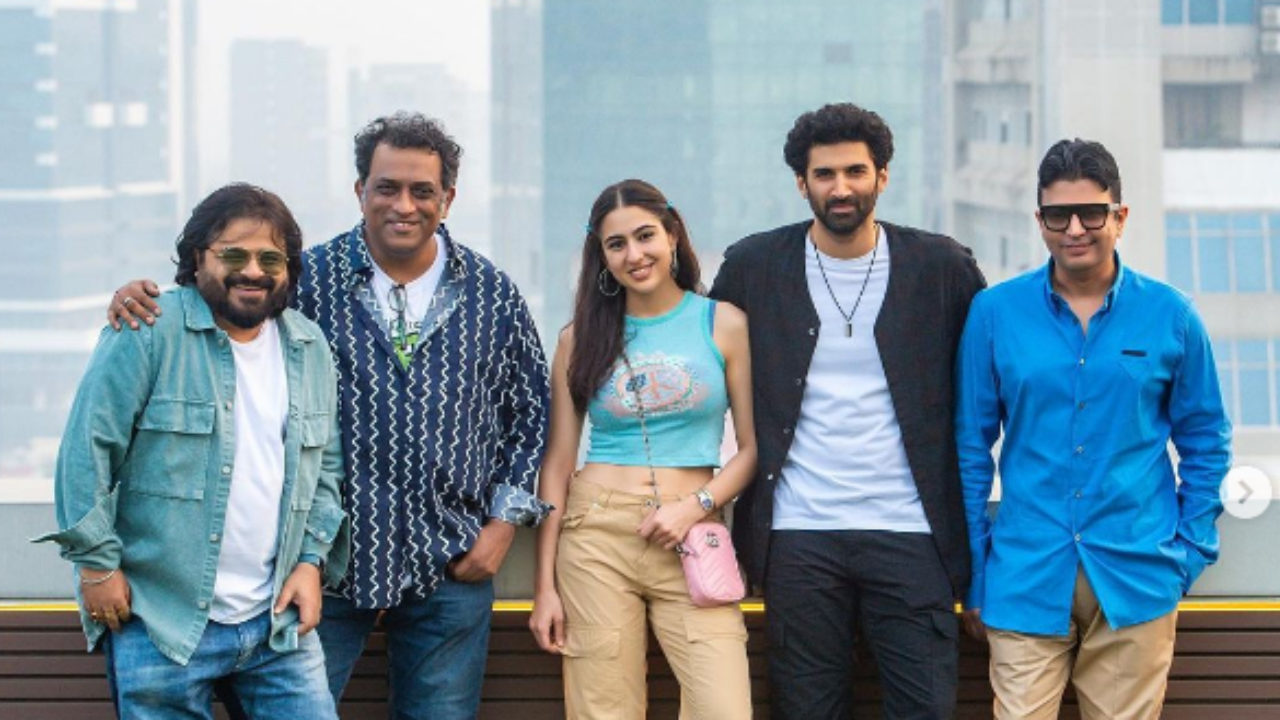 Metro In Days: Sara Ali Khan का मेट्रो इन दिनों विज्ञापन, अभिनेता के साथ रोमांस करता है Metro In Days: Sara Ali Khan का मेट्रो इन दिनों विज्ञापन, अभिनेता के साथ रोमांस करता है