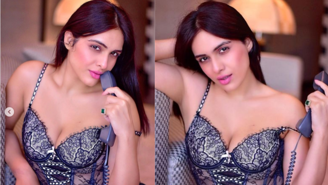 भोजपुरी ऐक्ट्रेस Neha Malik ने हॉट ब्रालेट पहन दुबई होटल से शेयर की सेक्सी तस्वीरें, बोल्ड अंदाज में एक्ट्रेस छूटाये पसीने भोजपुरी ऐक्ट्रेस Neha Malik ने हॉट ब्रालेट पहन दुबई होटल से शेयर की सेक्सी तस्वीरें, बोल्ड अंदाज में एक्ट्रेस छूटाये पसीने