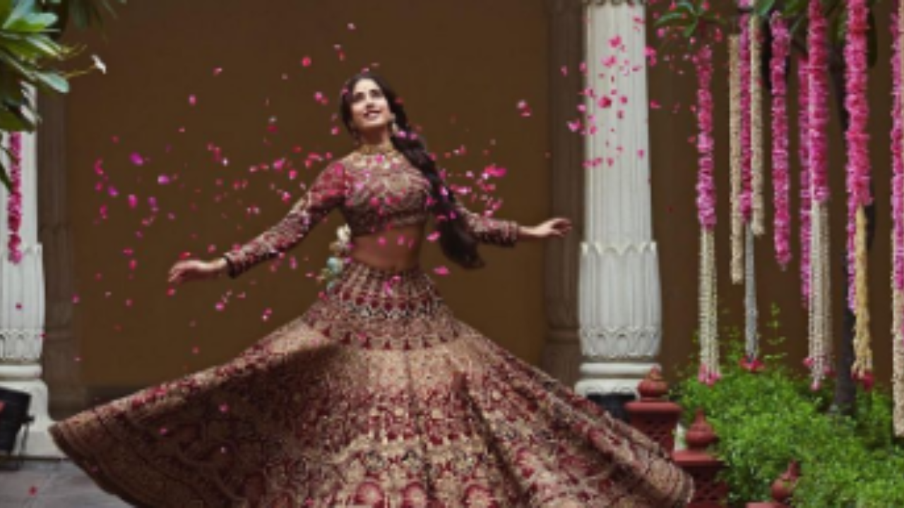 Janhvi Kapoor का ट्रेडिशनल लुक देख कमेंट करने से नहीं रोक पाए एक्स बॉयफ्रेंड Shikhar Pahadia, लाल दिल से बोले- वाह Janhvi Kapoor का ट्रेडिशनल लुक देख कमेंट करने से नहीं रोक पाए एक्स बॉयफ्रेंड Shikhar Pahadia, लाल दिल से बोले- वाह