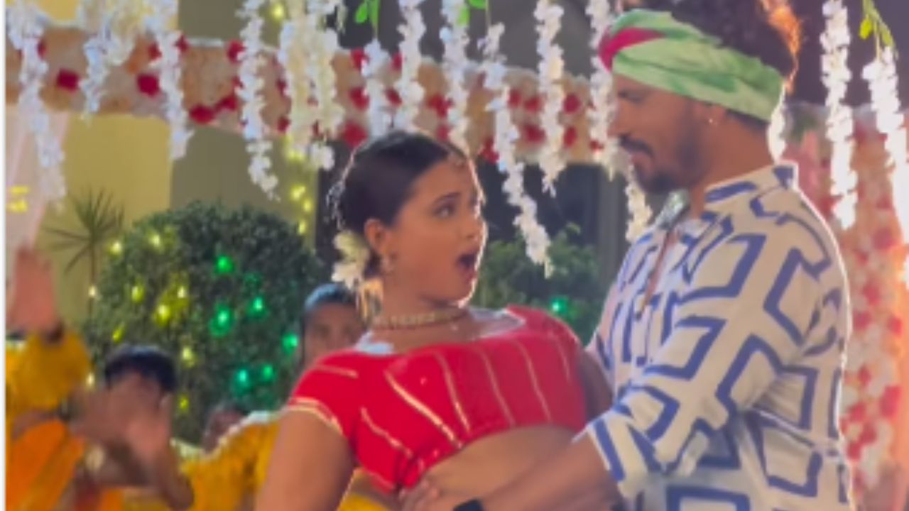 Pravesh Lal Yadav के साथ भोजपुरी एक्ट्रेस Neelam Giri ने किया डांस, वीडियो में दिखी ये कमाल की केमिस्ट्री Pravesh Lal Yadav के साथ भोजपुरी एक्ट्रेस Neelam Giri ने किया डांस, वीडियो में दिखी ये कमाल की केमिस्ट्री