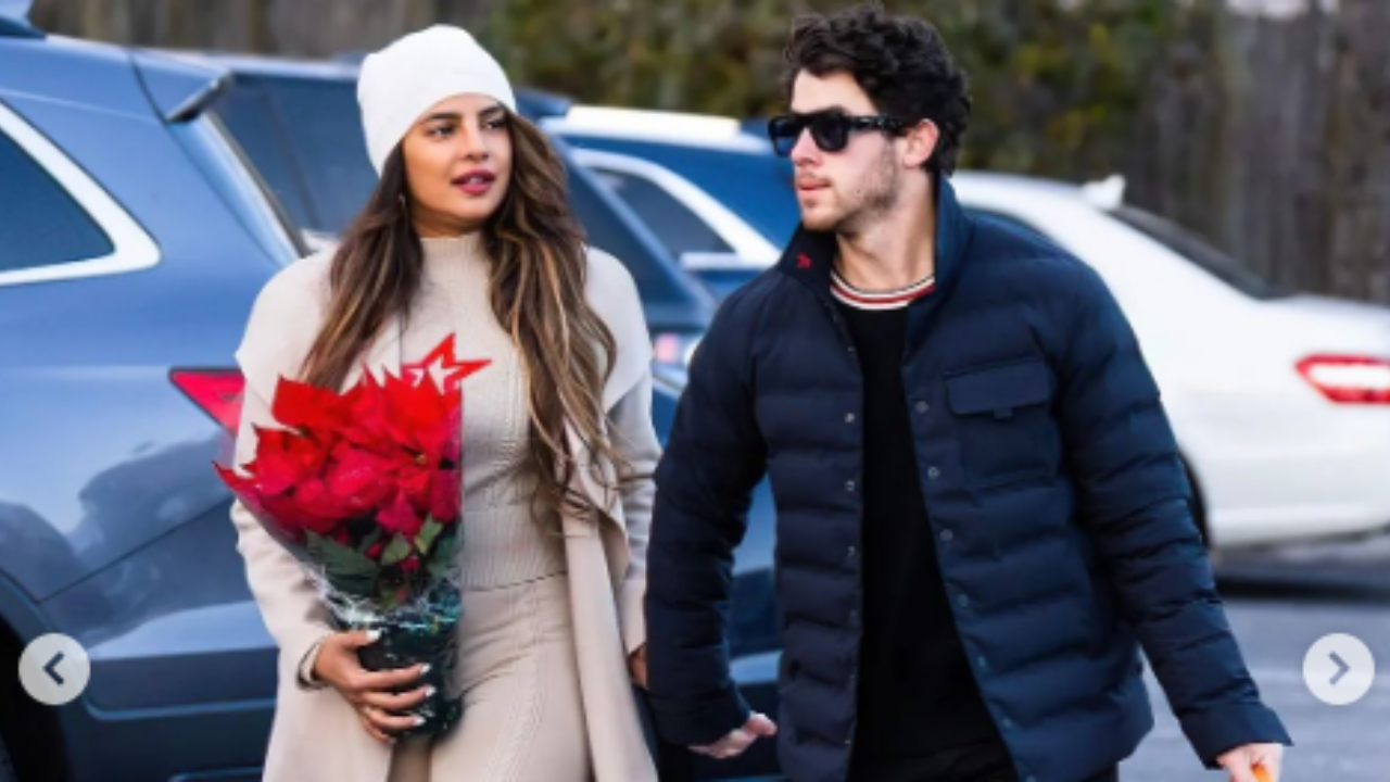 Priyanka-Nick Pics: पति Nick Jonas के साथ शॉपिंग करने निकलीं Priyanka Chopra, हाथ पकड़े नजर आया कपल। Priyanka-Nick Pics: पति Nick Jonas के साथ शॉपिंग करने निकलीं Priyanka Chopra, हाथ पकड़े नजर आया कपल।