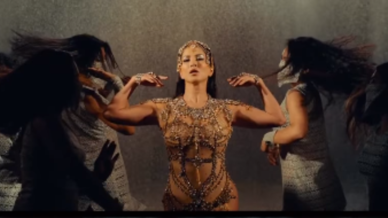 Oh My Ghost release date: ओएमजी रिलीज डेट आउट, अलग अवतार में नजर आएंगी Sunny Leone Oh My Ghost release date: ओएमजी रिलीज डेट आउट, अलग अवतार में नजर आएंगी Sunny Leone