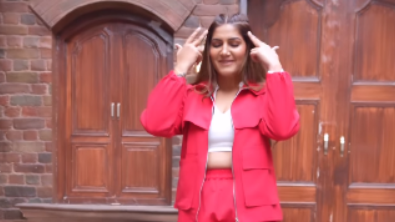Viral Video: स्टाइल में बिंदास दिखीं Sapna Choudhary- जिंदगी हो गई झंड Viral Video: स्टाइल में बिंदास दिखीं Sapna Choudhary- जिंदगी हो गई झंड