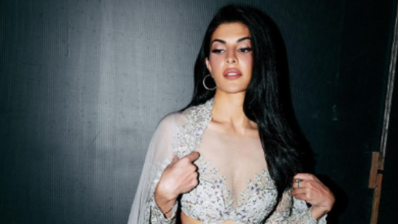 विदेश जाने के लिए दिल्ली की अदालत का दरवाजा खटखटाने वाली Jacqueline Fernandez ने याचिका वापस ले ली। विदेश जाने के लिए दिल्ली की अदालत का दरवाजा खटखटाने वाली Jacqueline Fernandez ने याचिका वापस ले ली।