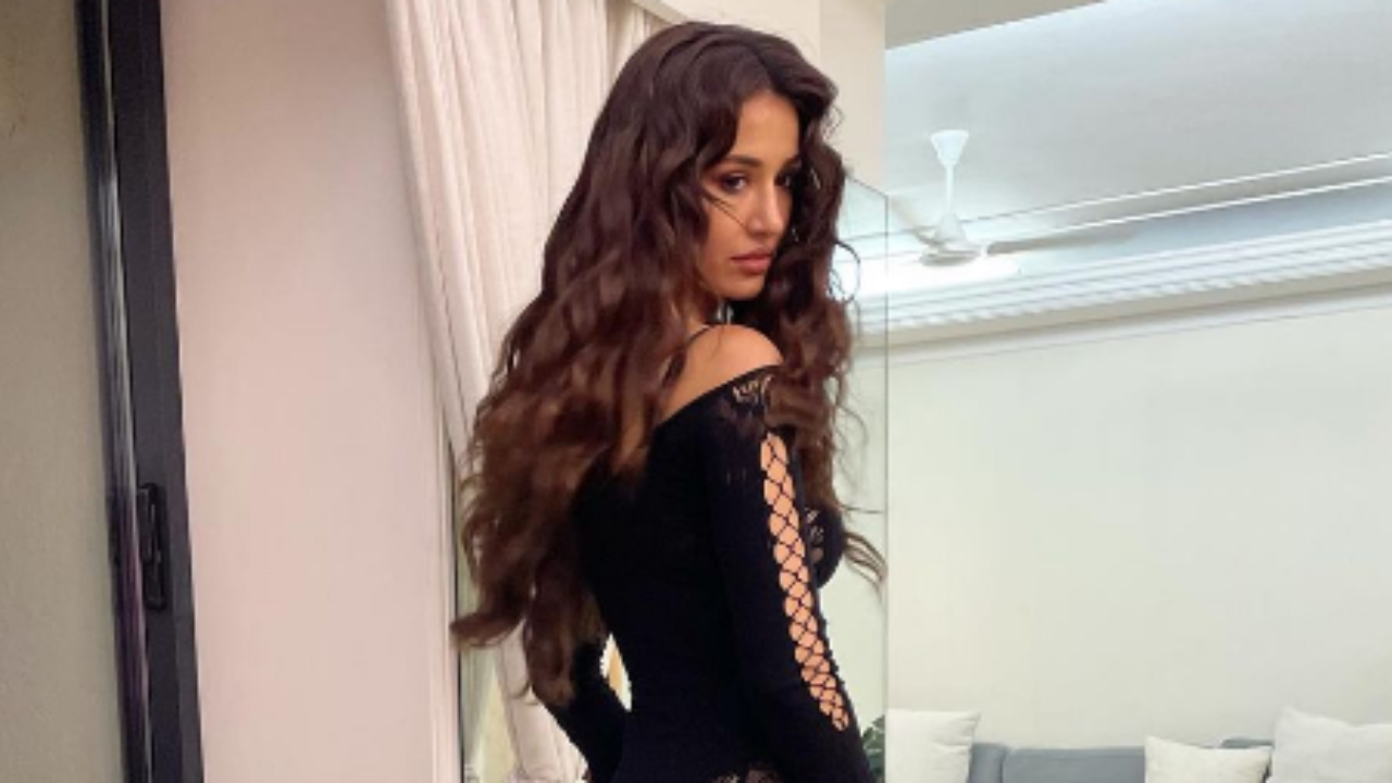 टाइगर श्रॉफ से ब्रेकअप के बाद Disha Patani ने नए बॉयफ्रेंड के साथ पोस्ट की सेक्सी फोटो, Krishna Shroff ने किया ऐसा कमेंट टाइगर श्रॉफ से ब्रेकअप के बाद Disha Patani ने नए बॉयफ्रेंड के साथ पोस्ट की सेक्सी फोटो, Krishna Shroff ने किया ऐसा कमेंट