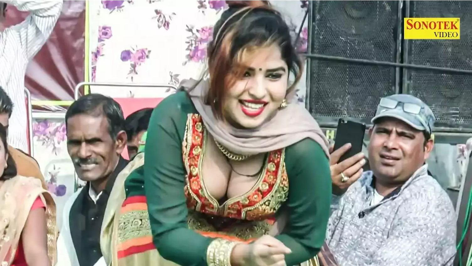 Muskan Baby Viral Video: हरियाणवी डांसर मुस्कान बेबी ने टाइट सूट में किया ऐसा डांस, ताऊ भी हो गए लट्टू Muskan Baby Viral Video: हरियाणवी डांसर मुस्कान बेबी ने टाइट सूट में किया ऐसा डांस, ताऊ भी हो गए लट्टू